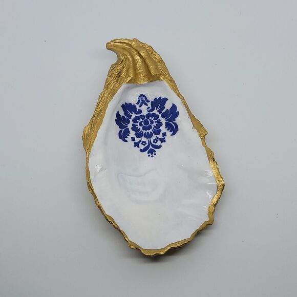 Filigree Oystershell ring holder/ trinket tray - Picture 2 of 6